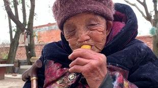 老太吃瓜暴毙视频大全,老太吃瓜暴毙视频大盘点