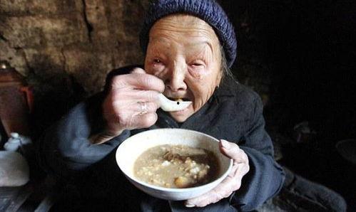 老太吃瓜暴毙视频大全,老太吃瓜暴毙视频大盘点