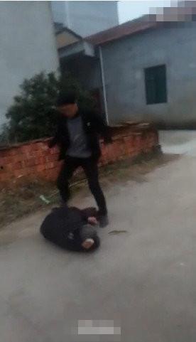 老太吃瓜暴毙视频大全,老太吃瓜暴毙视频大盘点