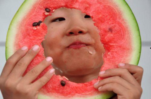 小孩吃瓜米,童年味蕾的甜蜜回忆