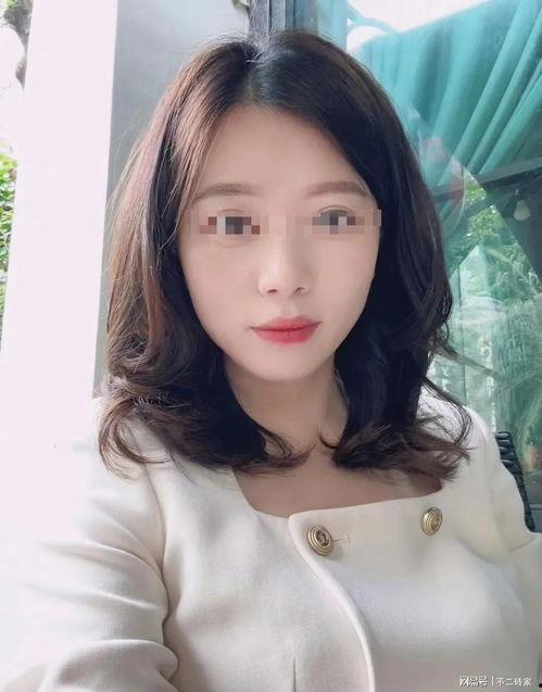 真人吃瓜美女头像,揭秘真人吃瓜美女头像背后的故事