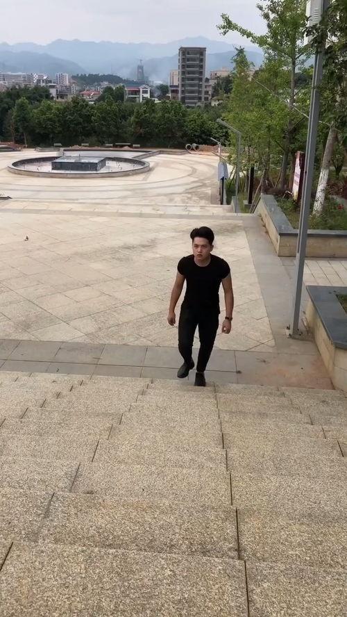 倒霉的吃瓜电梯