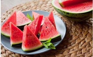 宁波女子吃隔夜瓜,宁波女子误食隔夜瓜引发健康警示