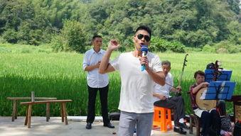 吃瓜群众上台表演,舞台绽放独特风采