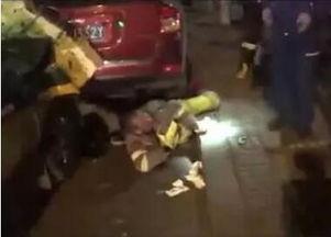 大爷端碗吃瓜视频,演绎夏日街头风情