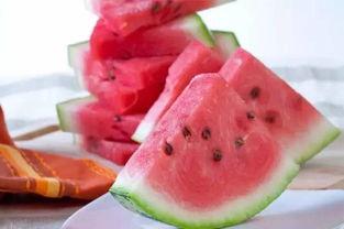 吃瓜不能用勺子吃吗图片